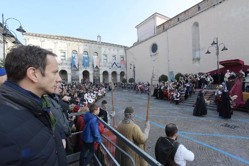 Il governatore del FVG Massimiliano Fedriga assiste alla rievocazione per la Santa Messa dello Spadone a Cividale del Friuli